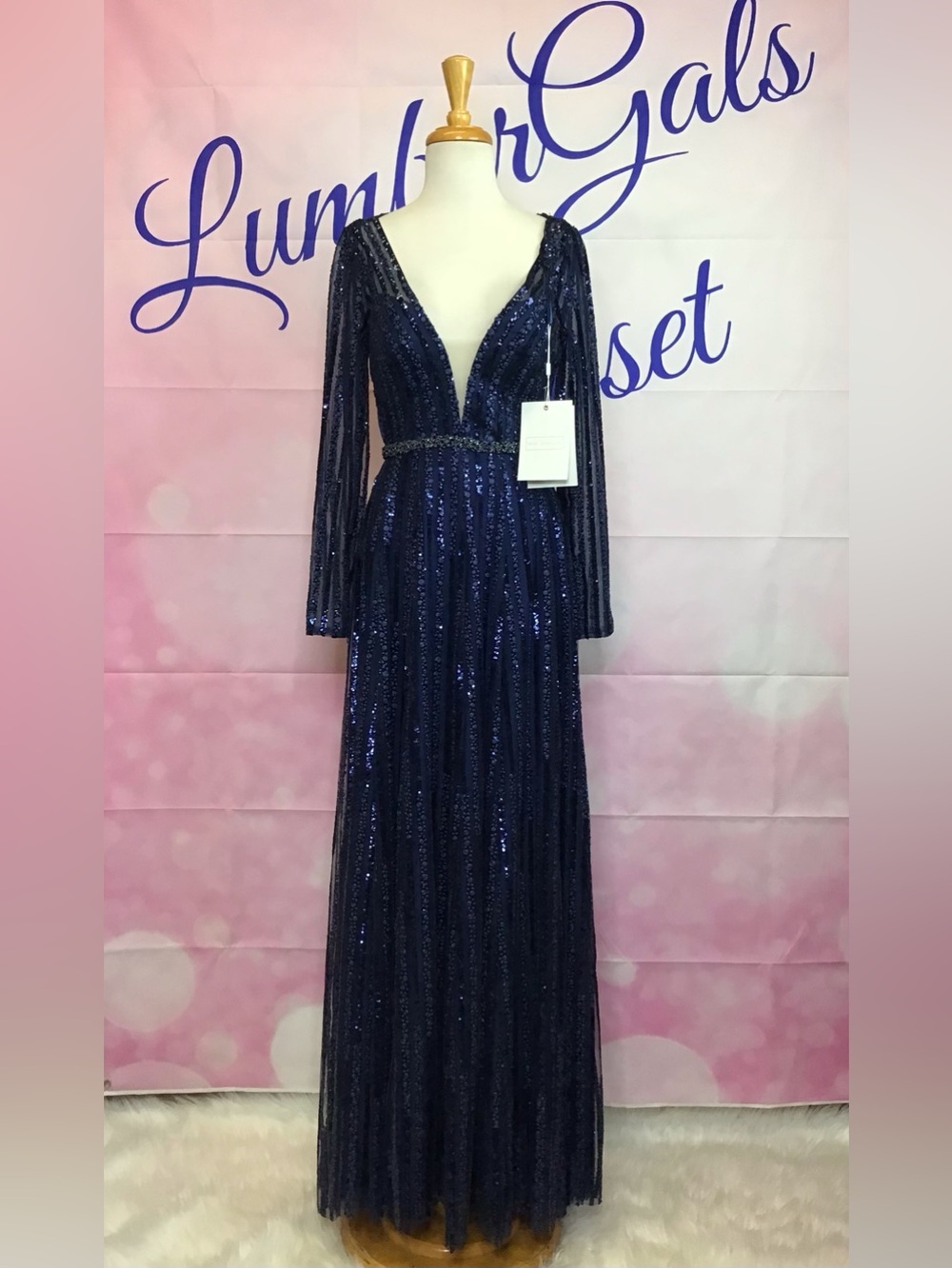 56: NWT Mac Duggal 2